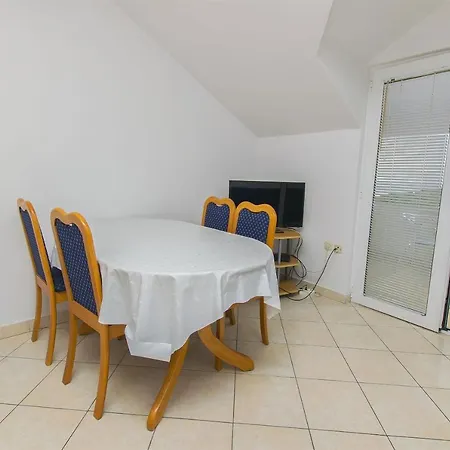 Ljubica Apartment Murter
